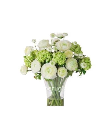 Bouquet con fiori tendenti al bianco